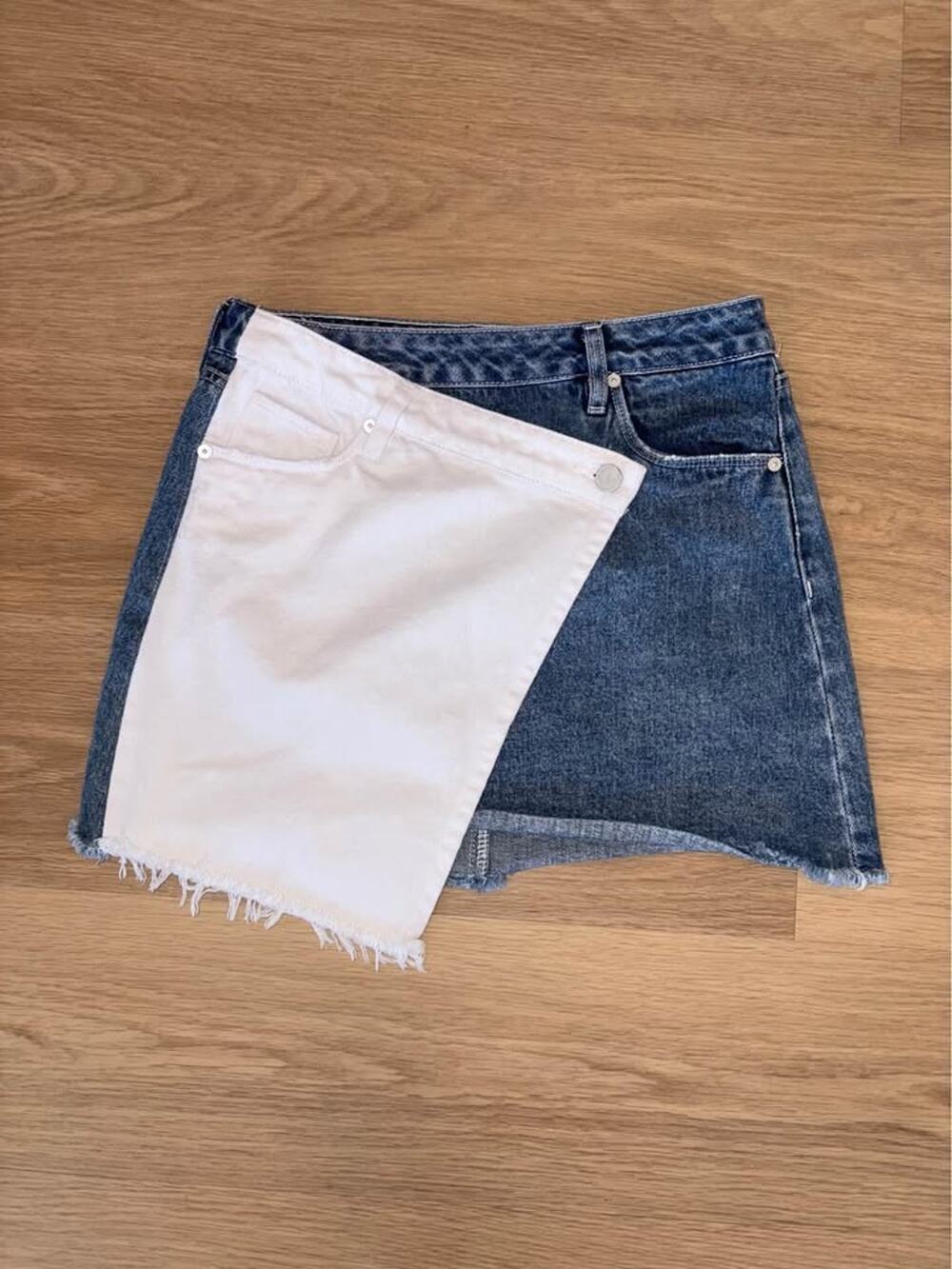 BlankNYC blue jean Two-Tone Denim and White Skirt size 26